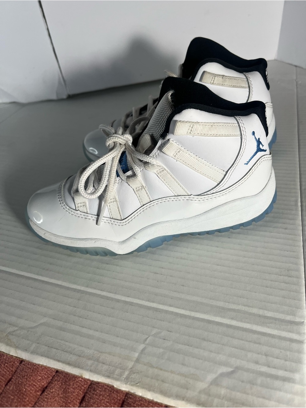 Air Jordan Legion blue Columbia size 1.5 youth